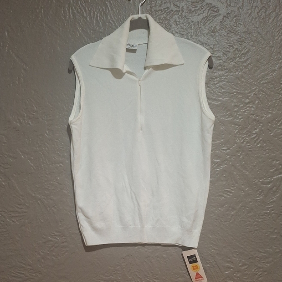 SHE SHELLS by fairfield Tops - NEW.She Shells by Fairfield Women's White Sleeveless Collared Tank Top Size M